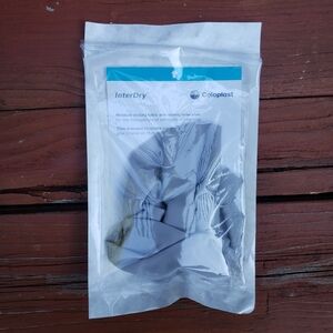 Coloplast InterDry with Antimicrobial Silver Complex 10" x ALMOST 19" LONG